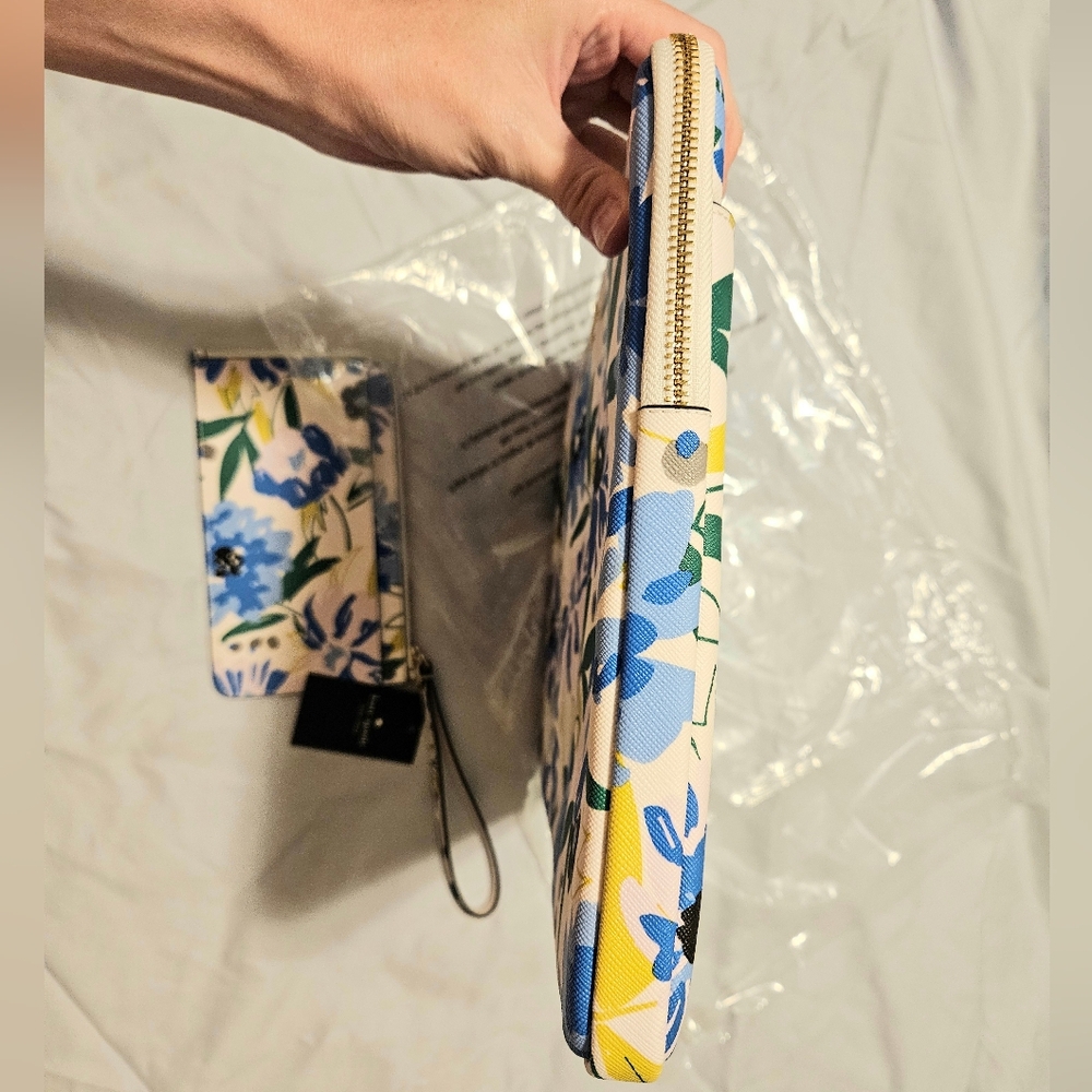 Kate Spade Wristlet OR Laptop/Tablet Sleeve, NWT - Picture 12 of 16